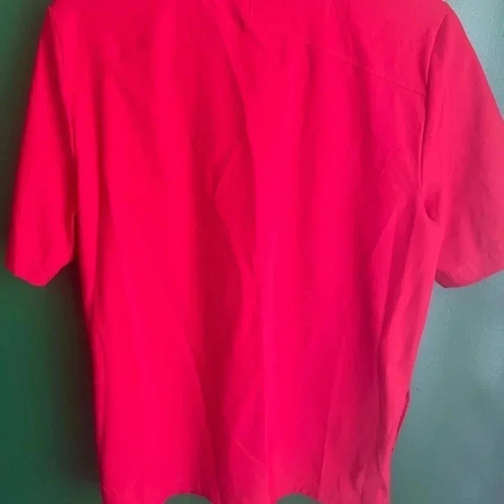 CLEARANCE! Under Armor YXL Red jersey shirt short sleeve loose fit - Picture 3 of 3